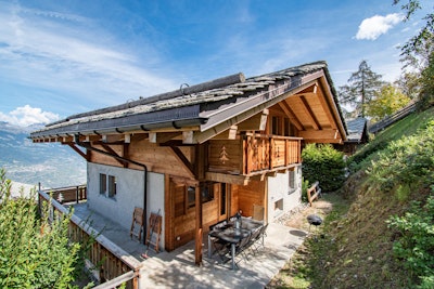 Dream Alpine Home of the Month