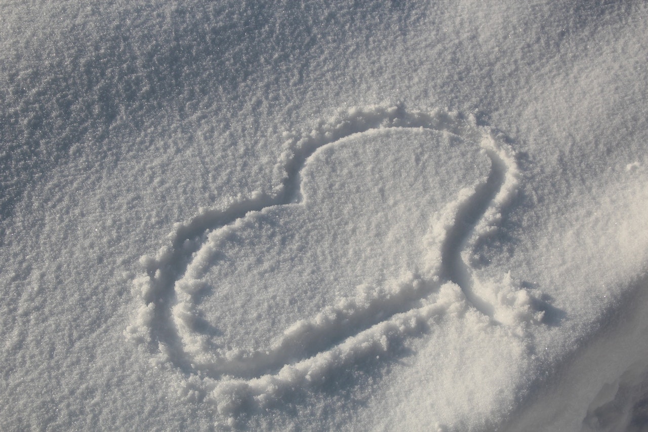 Fall in love with ski homes in the Swiss Alps this Valentine's Day